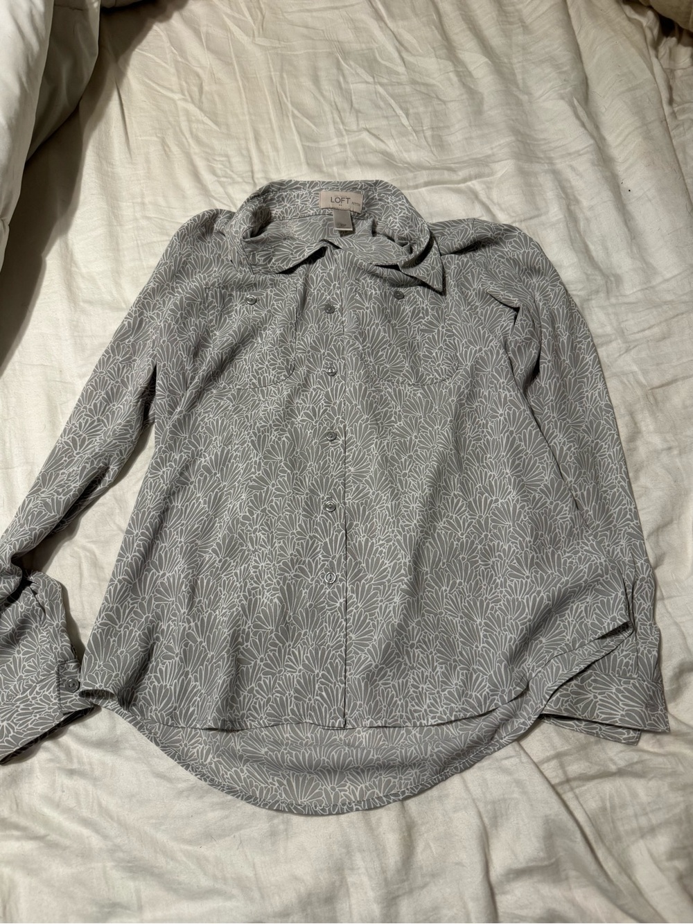 LOFT women’s Gray Floral-Print Button-Up Shirt - semi sheer - XSP